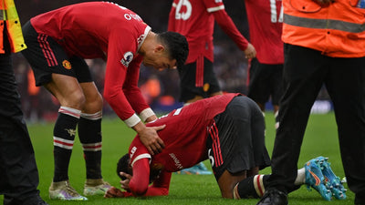 FA Selidiki Insiden Pelemparan Benda Mirip Vape saat laga Leeds vs Manchester United
